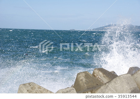 Typhoon wave Typhoon wave 35913544