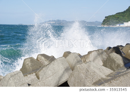 Typhoon wave Typhoon wave 35913545