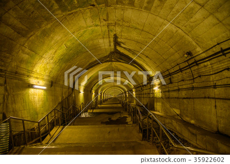 [Gunma Prefecture] Doai Station, connecting stairs to the down platform 35922602