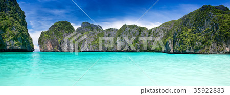 Maya bay in the Phiphi leh island at Andaman Maya bay in the Phiphi leh island at Andaman 35922883