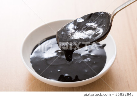 Black sesame paste 35922943