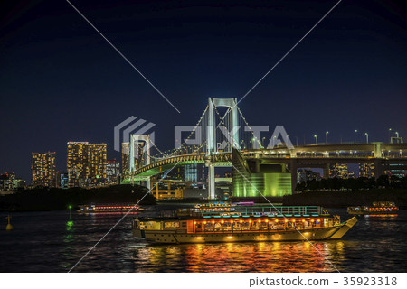 Rainbow Bridge Odaiba 35923318