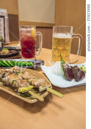 Tavern food 35923998