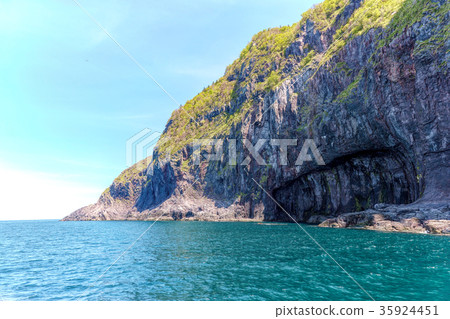 Shiretoko Peninsula (May cruise ship) 35924451