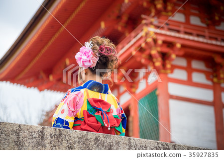 Asian women in traditional japanese kimono Asian women in traditional japanese kimono 35927835