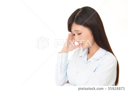 A woman with a depressed face 35928871