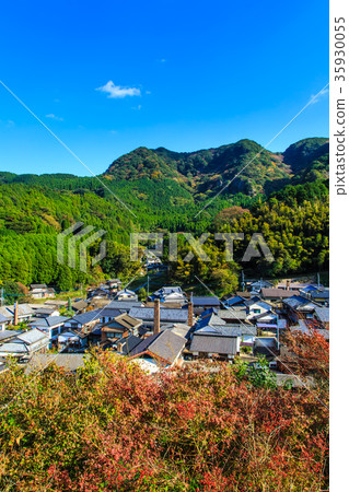 Autumn leaves of Nabeshima shochu source Igami city of Saga Prefecture Autumn leaves of Nabeshima shochu source Igami city of Saga Prefecture 35930055