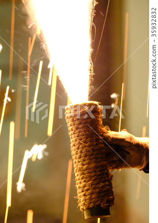 Hand fireworks 35932832