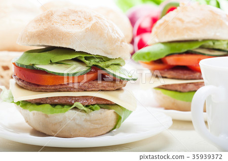 Sandwiches Sandwiches 35939372