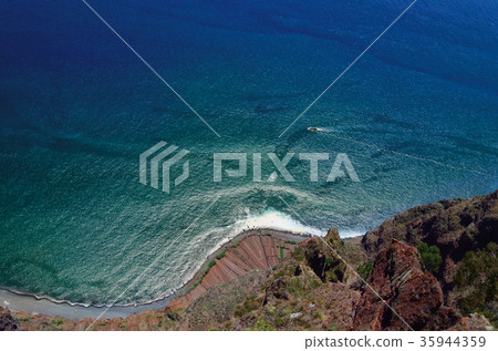 Atlantic ocean and coastline from Cabo Girao cliff 35944359
