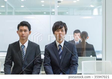 Interviews, company briefings, new graduates, freshmen, college students 35947021