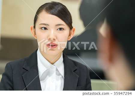 Interviews, company briefings, new graduates, freshmen, college students Interviews, company briefings, new graduates, freshmen, college students 35947294