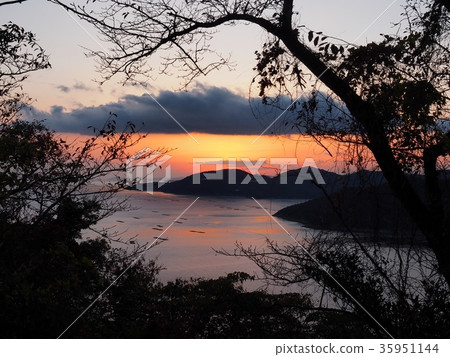 Sunset view of Harima Pass 35951144