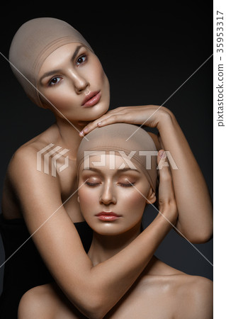 beautiful girls with natural makeup 35953317