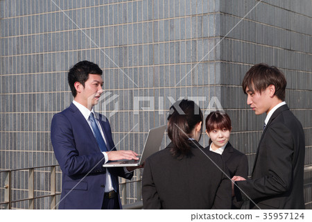 就業形象 35957124