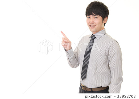 指示一個微笑的商人 指示一個微笑的商人 35958708
