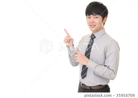 指示一個微笑的商人 35958709
