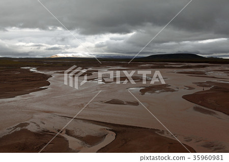 從西藏鐵路看到的青藏高原。 2016年9月17日 從西藏鐵路看到的青藏高原。 2016年9月17日 35960981