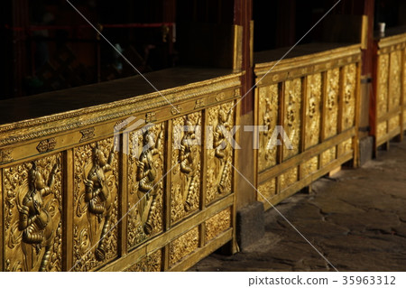 大昭寺金欄杆。 2016年9月18日 35963312