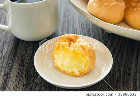Cream puff candy sweet custard cream snack sweet coffee Cream puff candy sweet custard cream snack sweet coffee 35966632