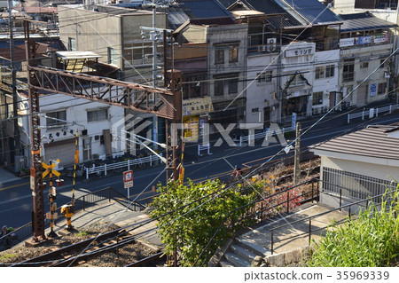 [廣島尾道市]沿著軌道的城市景觀 35969339