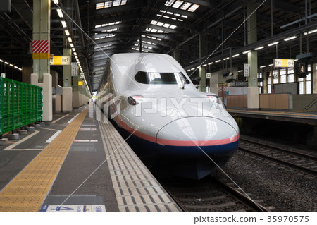 MAX When E4 Shinkansen 35970575
