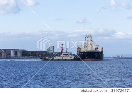 Tanker arrival port, 35972677