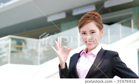 beauty business woman 35976918