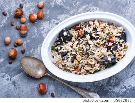 rice with mushrooms 35982953