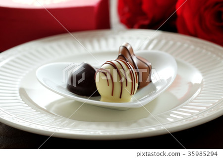 Chocolate 35985294
