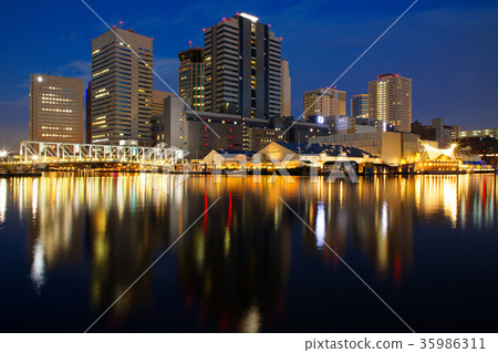 天王洲島高層建築和夜景聯繫橋 天王洲島高層建築和夜景聯繫橋 35986311