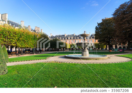 Place de Vosges, Paris Place de Vosges, Paris 35987206
