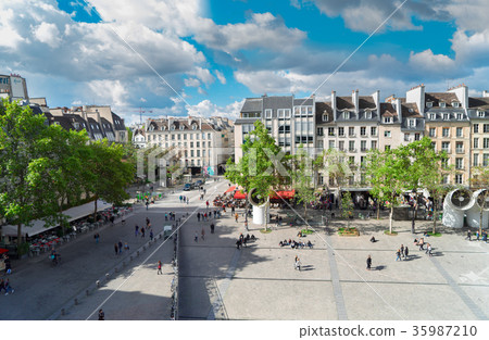 Square of Georges Pompidou, Paris 35987210