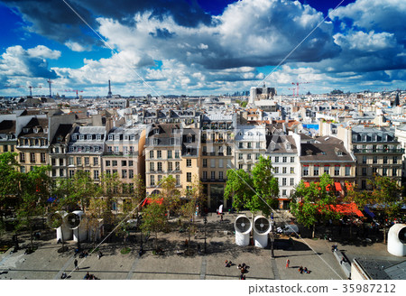 Square of Georges Pompidou, Paris 35987212