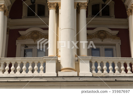 Ancient balcon 35987697