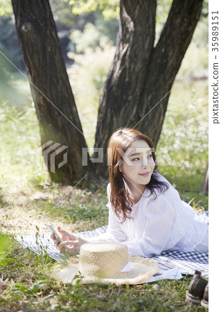 Young woman, park, break 35989151