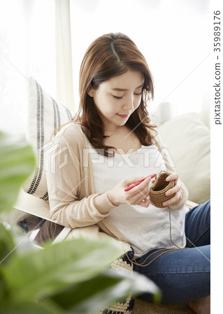 年輕的女人，愛好，編織 35989176