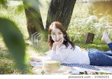 Young woman, park, break 35989201