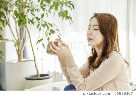 年輕的女人，愛好，編織 35989397