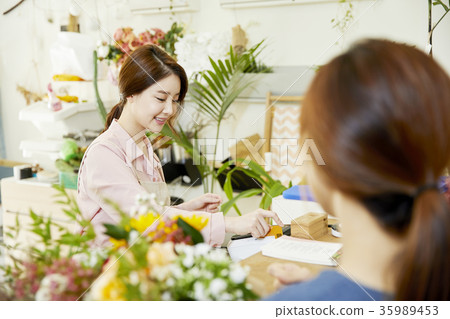 年輕的女人，花店，客戶 35989453