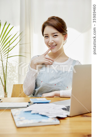 Young woman, life, finance Young woman, life, finance 35989460