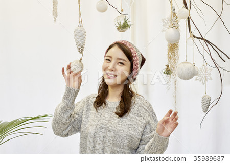 Young woman, life, decoration Young woman, life, decoration 35989687