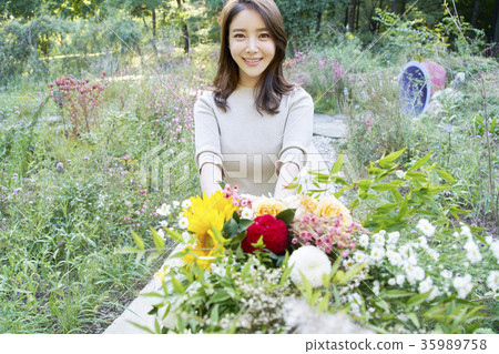 Young woman, park, break 35989758