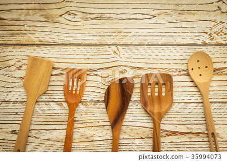 Wood utensils 35994073
