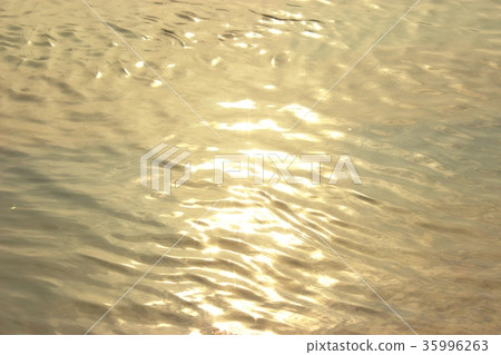 水 水 35996263