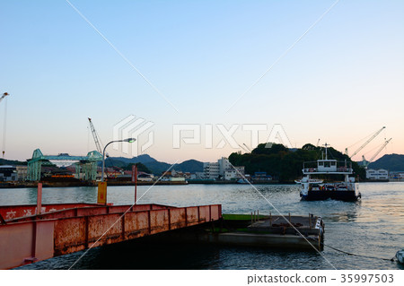 Evening scenery of Onomichi 35997503