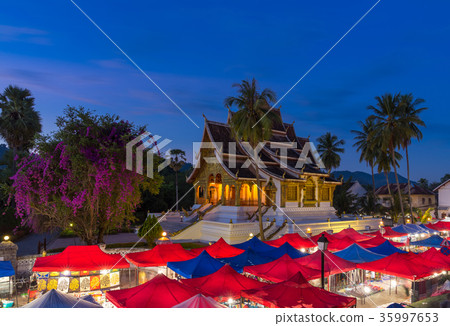 The night souvenir market in front The night souvenir market in front 35997653