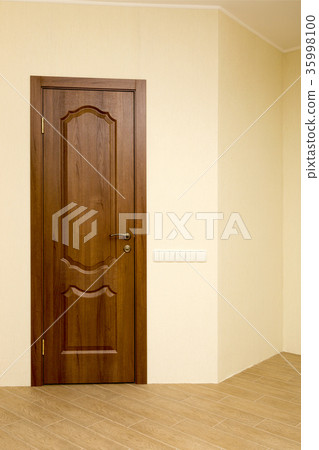 The new interior door is brown in the apartment The new interior door is brown in the apartment 35998100