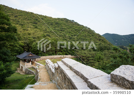Gomo-san, Gomo-san, Mungyeong-si, Gyeongbuk 35998510