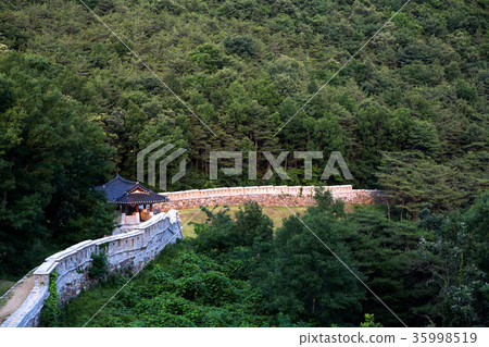 Gomo-san, Gomo-san, Mungyeong-si, Gyeongbuk 35998519